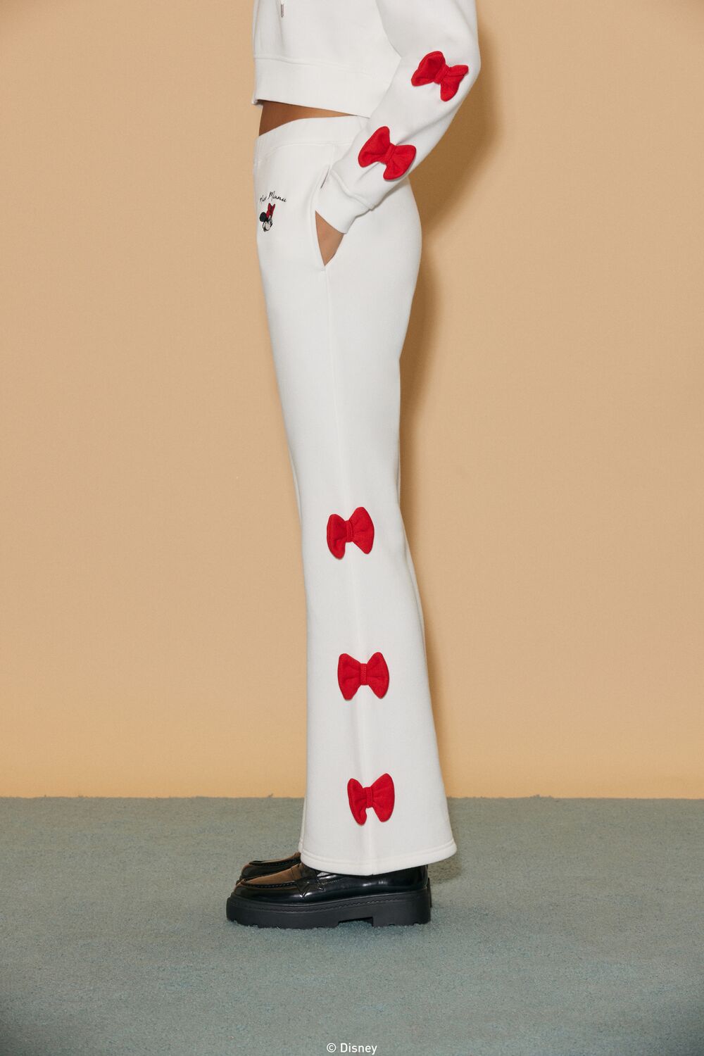 Disney Minnie Mouse Bow Sweatpants | Forever 21 Women
