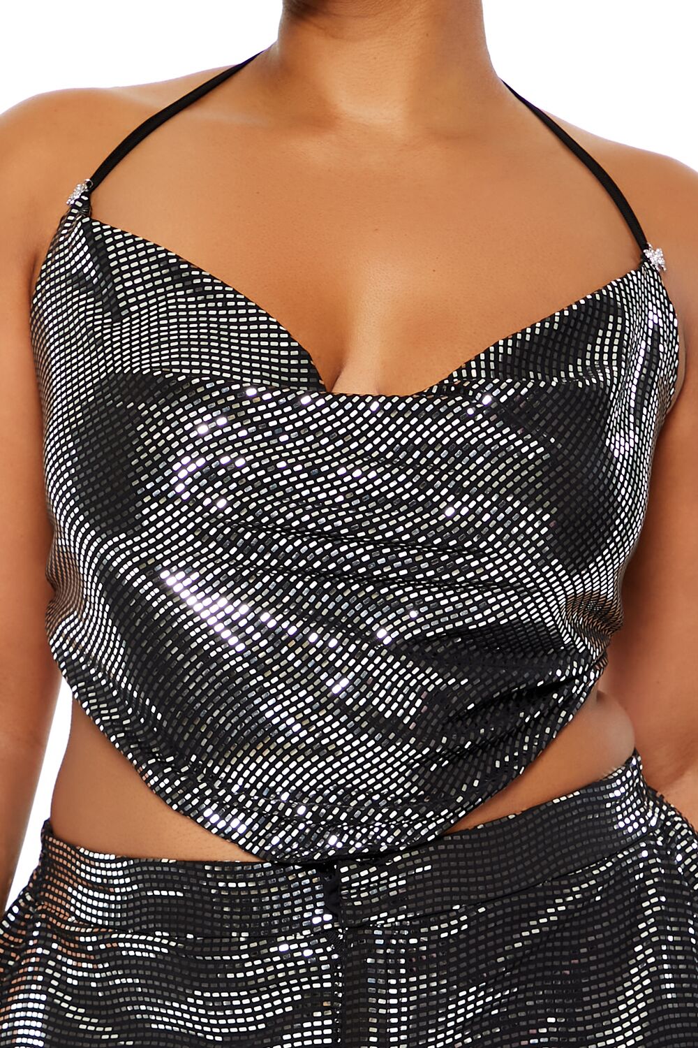Plus Size Shimmer Cropped V-Hem Halter Top | Forever 21 US