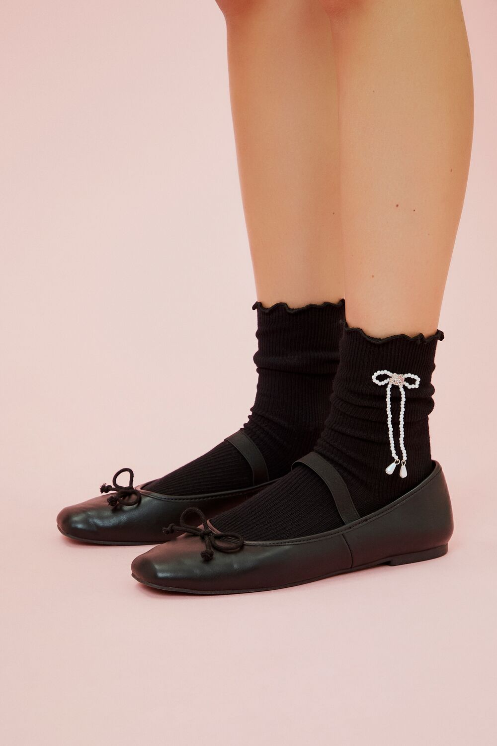 Hello Kitty Bow Crew Socks | Forever 21 on sale